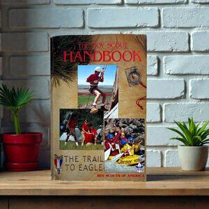 THE BOY SCOUT HANDBOOK~ 1990 The Trail To Eagle  10th Edition Vintage Paperback